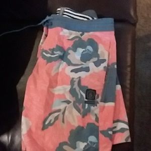 Volcom surf board shorts size 33